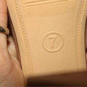 Tan velvet size 7 heel in womens